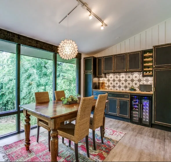 Dining room — Monte Vista, Texas 124-Year-Old National Historic Preservation Home